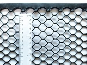 Plastic fence mesh