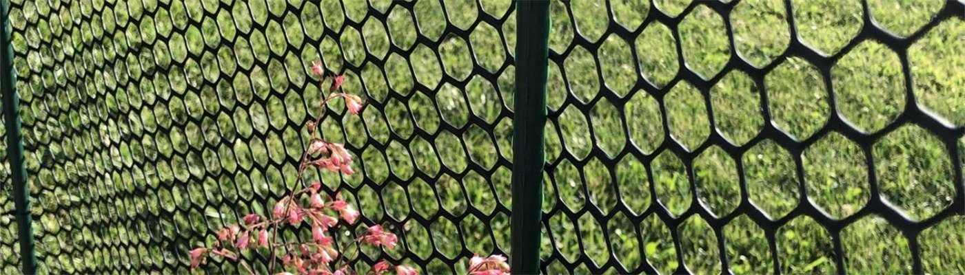 Heavy-duty plastic fencing net